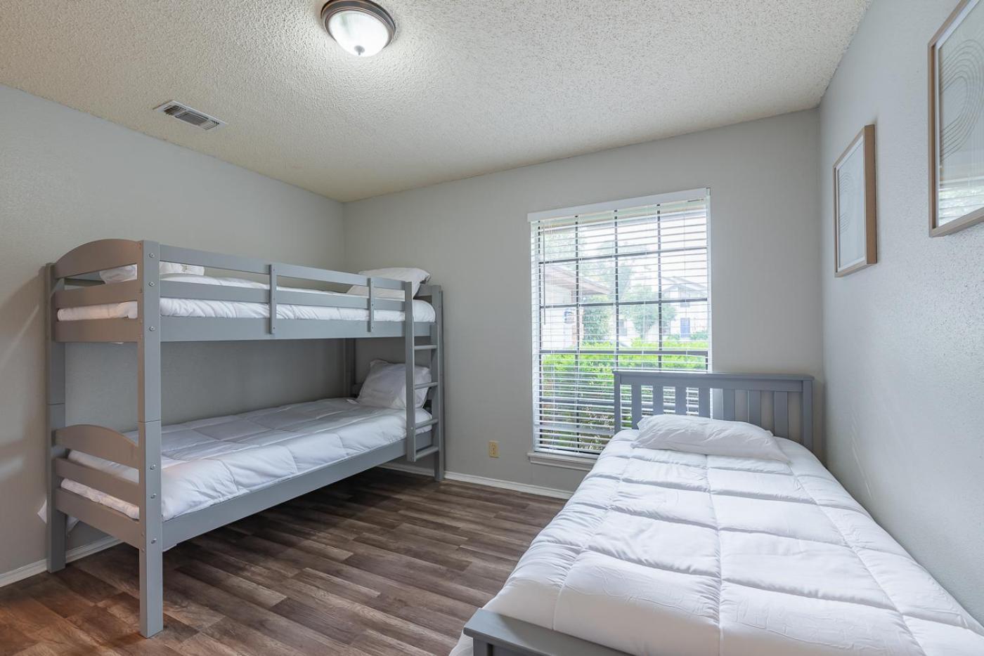 Fun 'N Sun Heated Pool & Gameroom By Fiesta Texas San Antonio Exterior photo