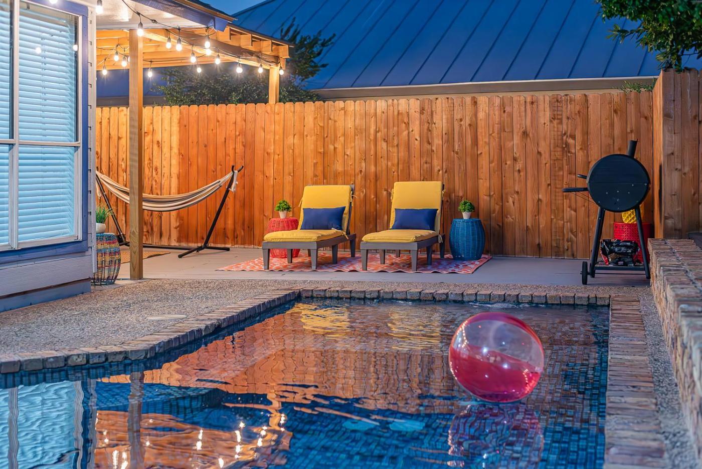 Fun 'N Sun Heated Pool & Gameroom By Fiesta Texas San Antonio Exterior photo
